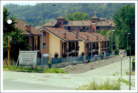 2006-2008 Complesso con 2 villette bifamiliari e 2 condomini di 8 alloggi - Via Bussolino 58 - Gassino (TO)