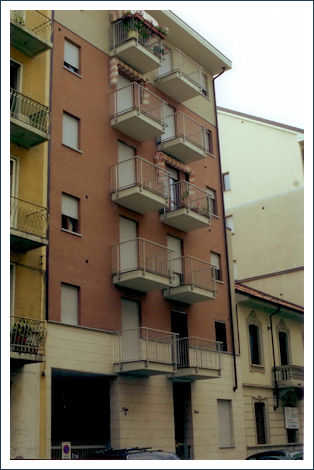2005-2007 Condominio con 18 alloggi e box con recupero di fabbricato vincolato - Via Perosa 15-17 - Torino